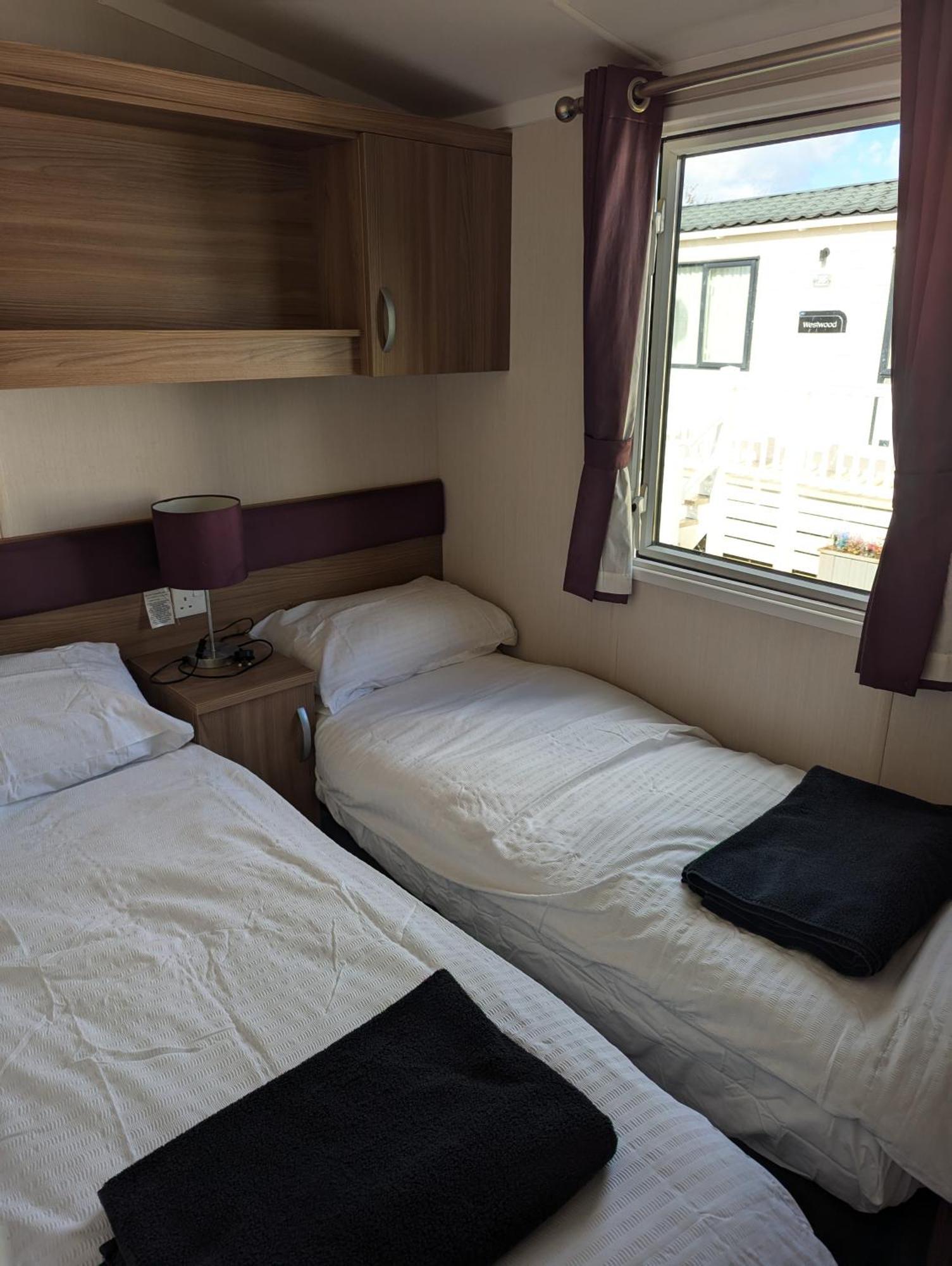 Swift Holidays At Combe Haven Holiday Park Hastings Exterior photo